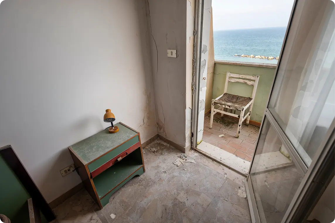 Porto di Santa Rita - Casa danneggiata